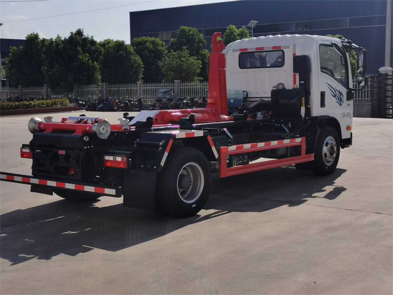 蓝牌重汽王牌钩臂垃圾车