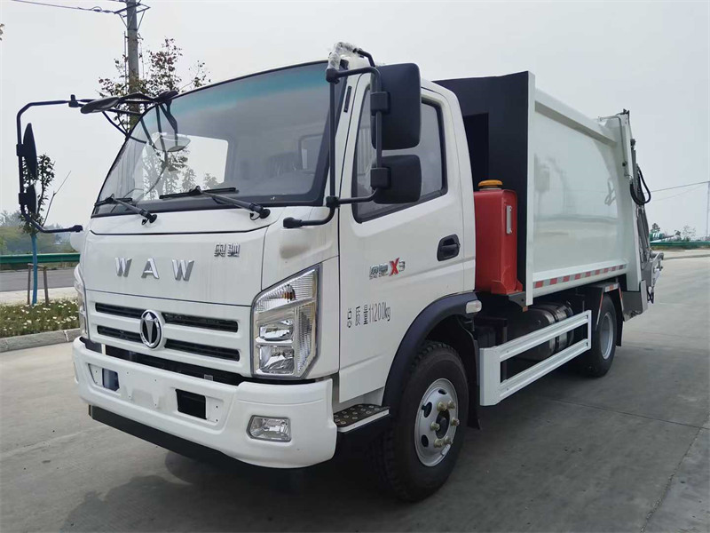 9方飞碟奥驰X3压缩垃圾车