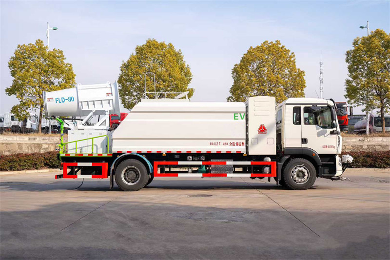 10吨重汽豪沃纯电动抑尘车