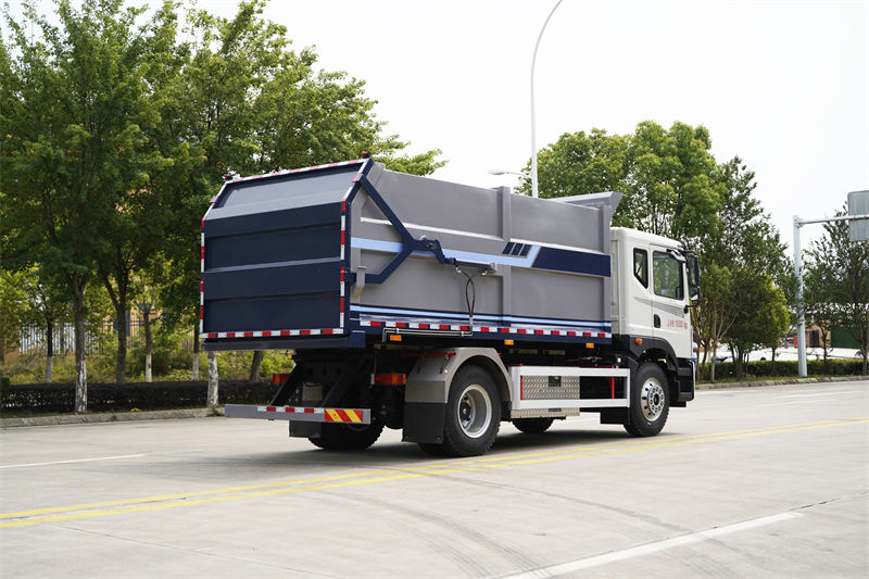 18方纯电动华神T5厢式垃圾车