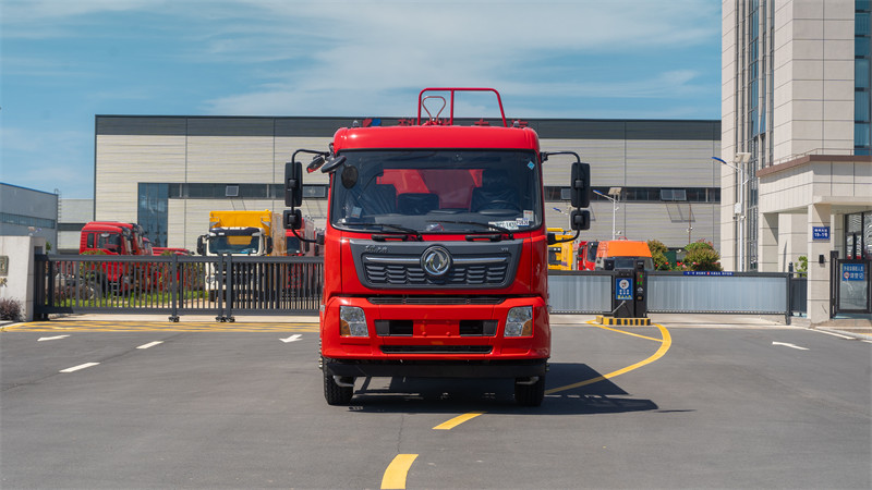 13吨东风天锦消防洒水车