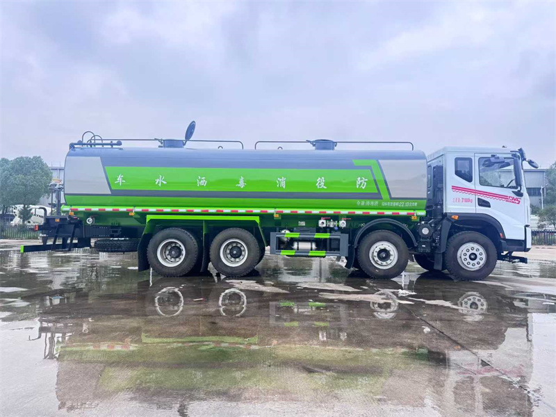 28吨东风华神前四后八绿化喷洒车