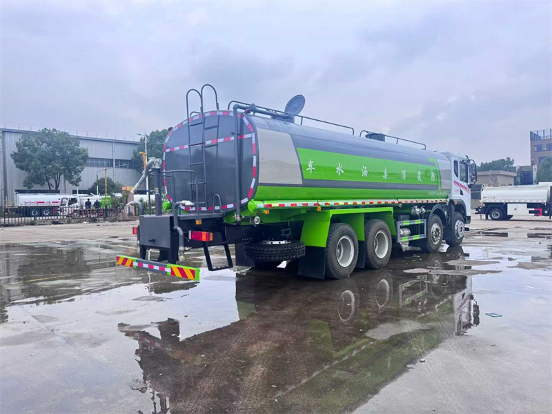 28吨东风华神前四后八绿化喷洒车