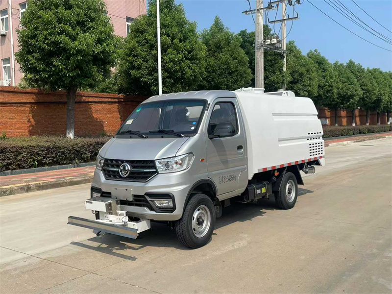 2吨东风小霸王路面养护车