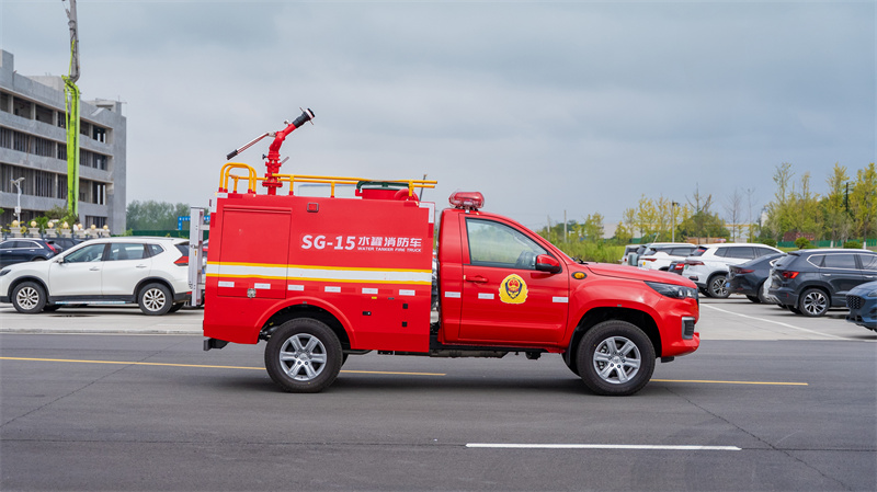 1.5吨福田皮卡四驱水罐消防车