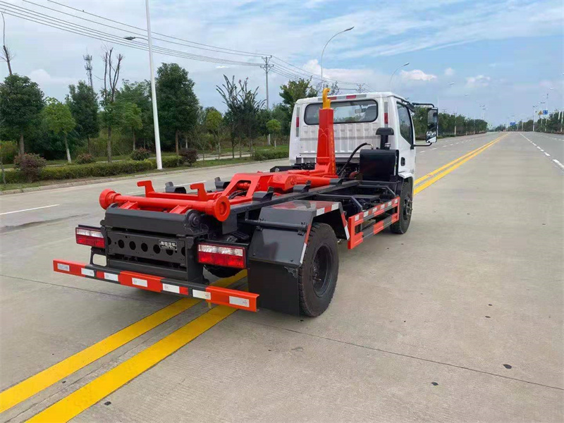 油电混动南骏勾臂垃圾车