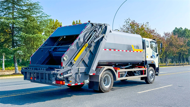 15方福田欧曼压缩垃圾车