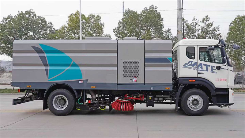 16方重汽豪沃MATE道路洗扫车