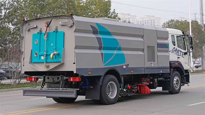16方重汽豪沃MATE道路洗扫车