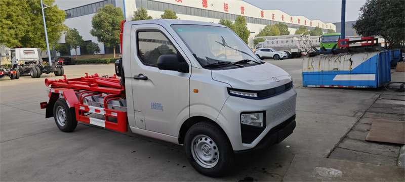 3方吉利纯电动勾臂垃圾车