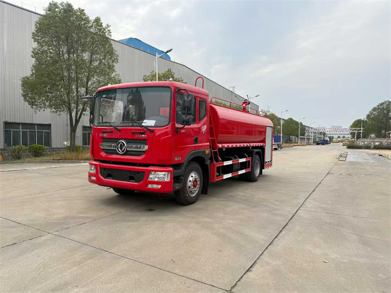 12吨东风多利卡D9消防洒水车