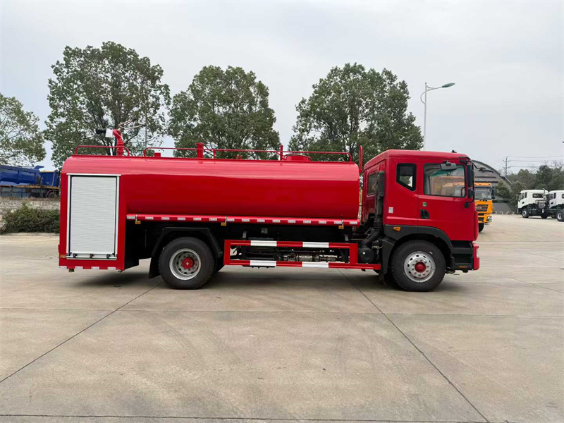 12吨东风多利卡D9消防洒水车