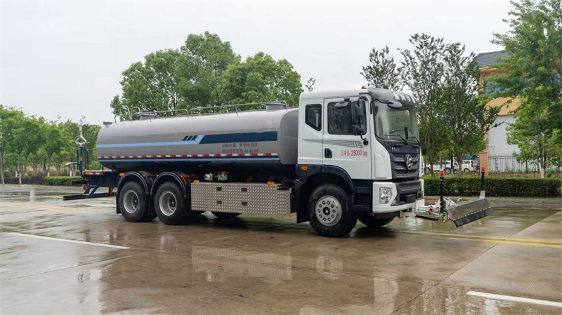 19吨东风华神纯电动清洗洒水