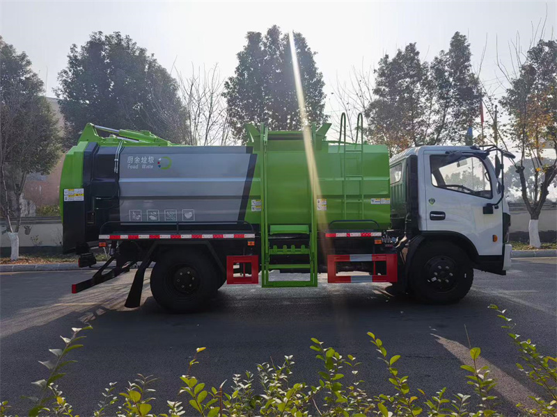 10方东风多利卡餐厨垃圾车