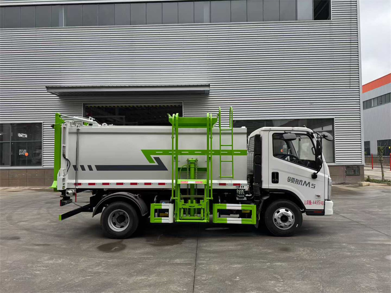 蓝牌8方福田领航M5餐厨垃圾车