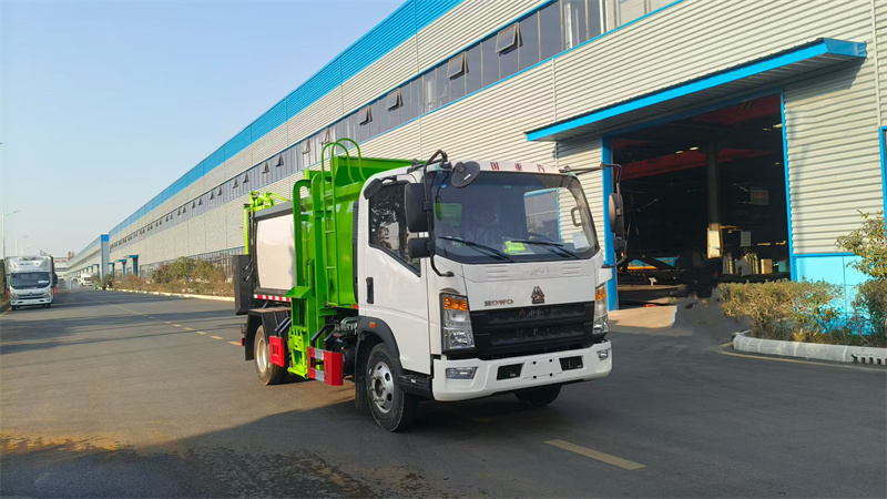 8方重汽豪沃蓝牌餐厨垃圾车为您开启餐厨垃圾收运新篇章