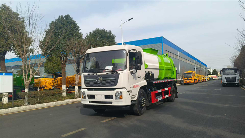 14方东风天锦餐厨垃圾车