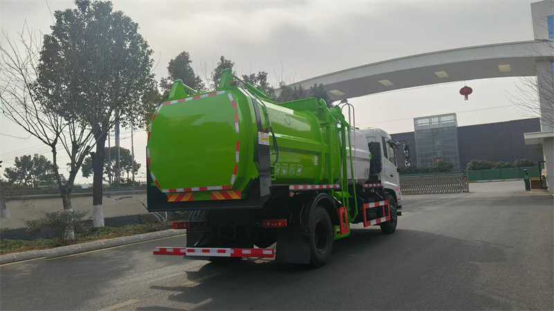 14方东风天锦餐厨垃圾车