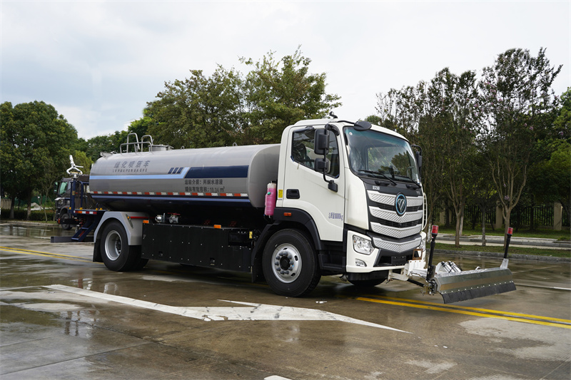 14吨福田欧曼纯电动洒水车让您的事业与环境共绿