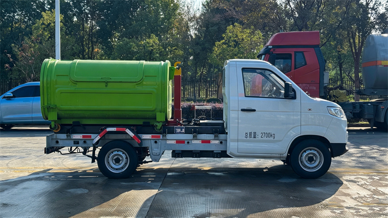 纯电动奇瑞3方勾臂垃圾车