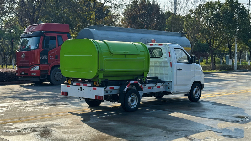 纯电动奇瑞3方勾臂垃圾车