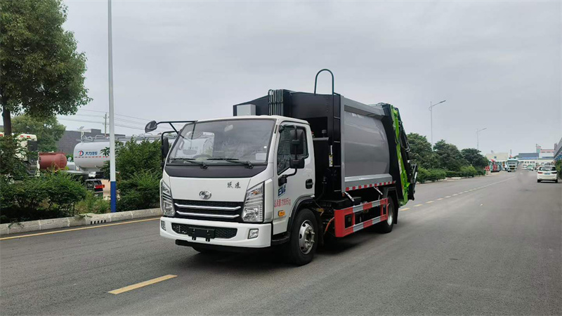8方纯电动跃进压缩垃圾车